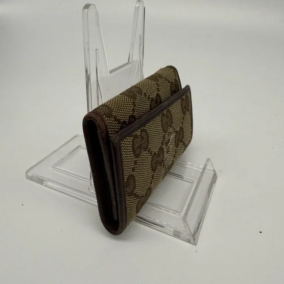 Gucci Monogram 6 Key Holder - Picture 5 of 8